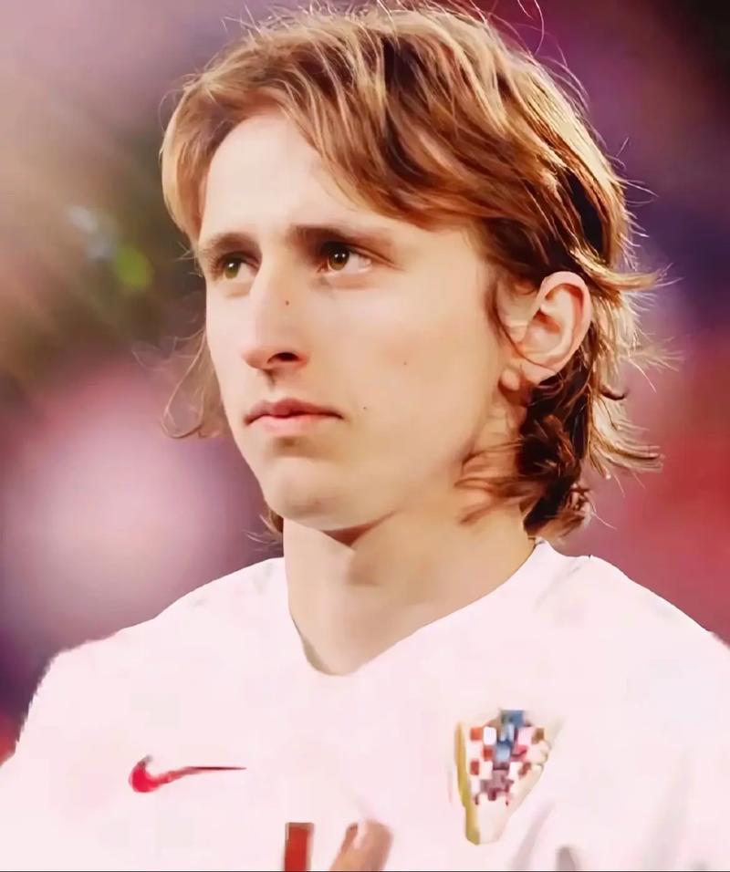 尤文旧将追踪：达尼洛捧双冠，比达尔身价仅25万欧元，若热剑指金靴