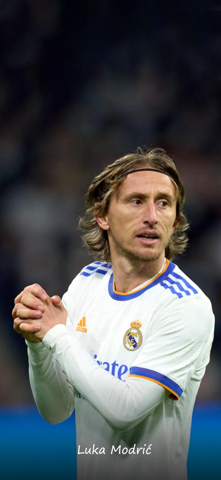 莱奥：我正在学习踢中锋，球队在场内场外都在帮助我