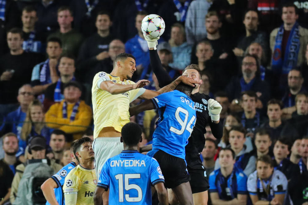 詹姆斯关键得分锁定胜局