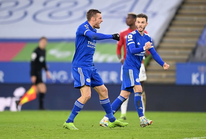 半场：拜仁2-2弗赖堡，卡尔、奥利塞分别传射，铃木唯人进球